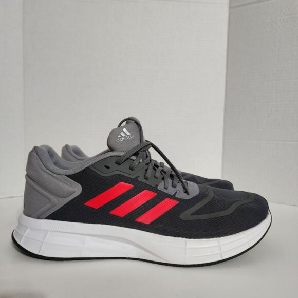 Athletic_Shoes
